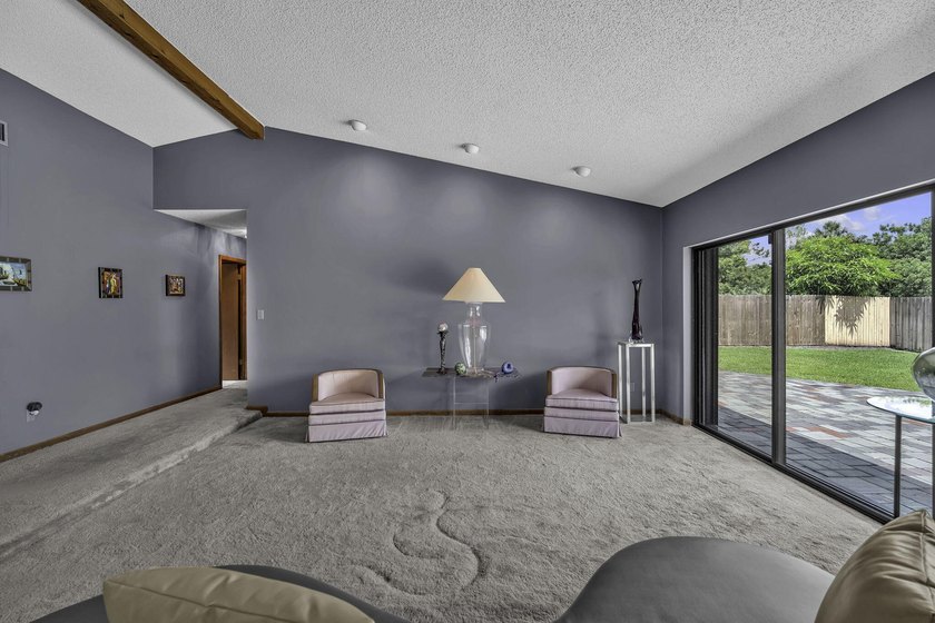 Welcome to this charming 3/2 single-family home in the heart of - photo 7