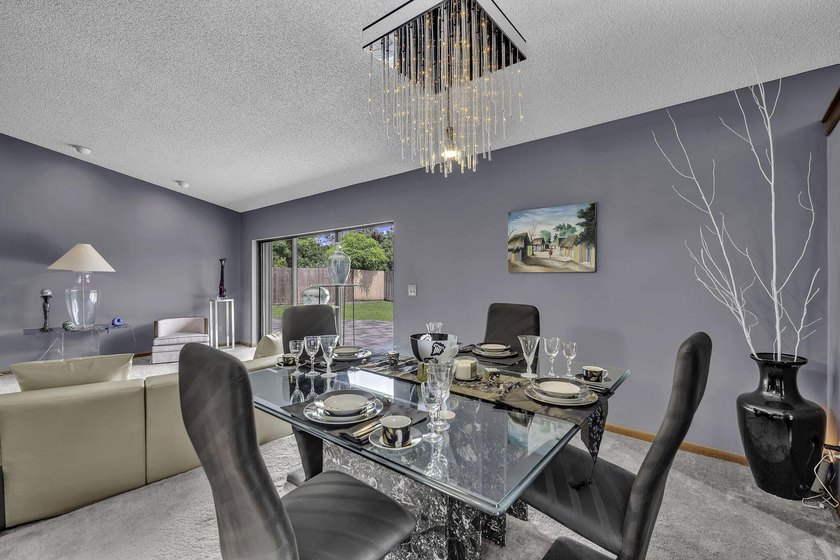 Welcome to this charming 3/2 single-family home in the heart of - photo 10