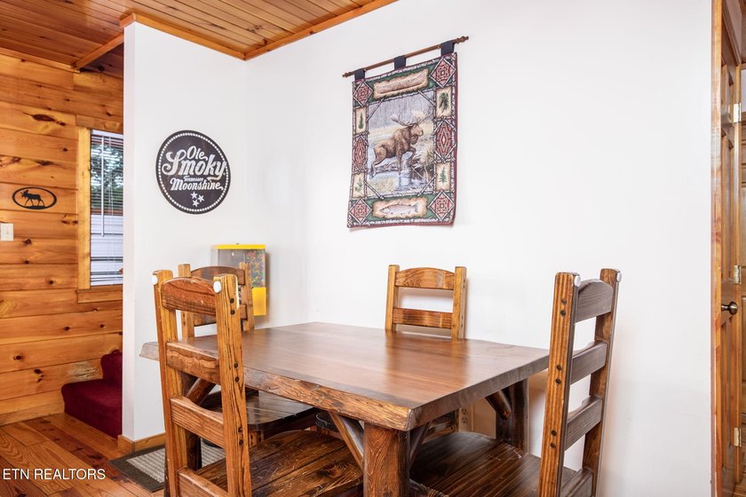 A Spacious Smoky Mountain Lodge with Panoramic Views &amp; Expansive - photo 14