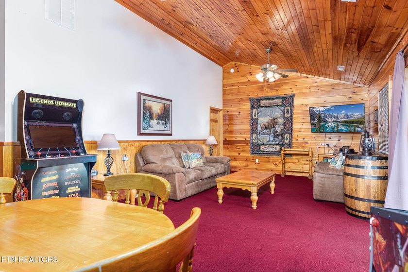 A Spacious Smoky Mountain Lodge with Panoramic Views &amp; Expansive - photo 27
