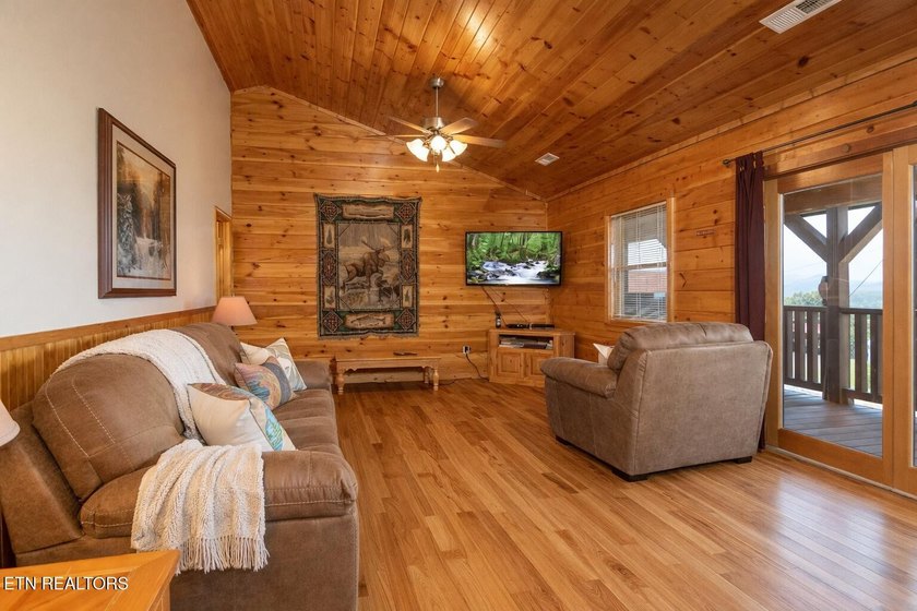 A Spacious Smoky Mountain Lodge with Panoramic Views &amp; Expansive - photo 30