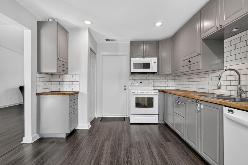 Welcome to this beautifully redone 2 bed 2 bath home with an - photo 8