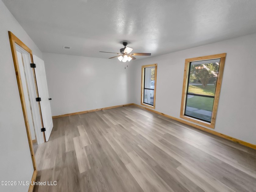 Country Living at Its Finest! Welcome home to this beautifully - photo 14