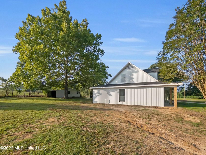 Country Living at Its Finest! Welcome home to this beautifully - photo 26
