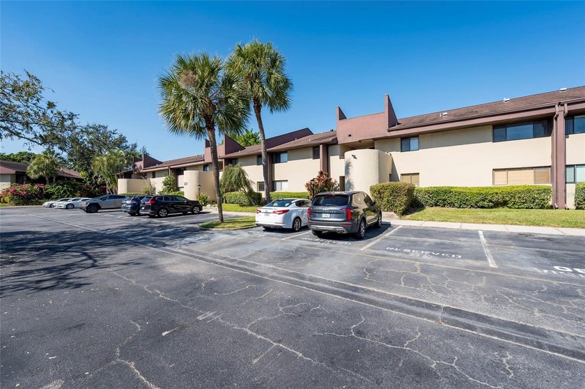 Welcome to this beautifully maintained residence in the - photo 3