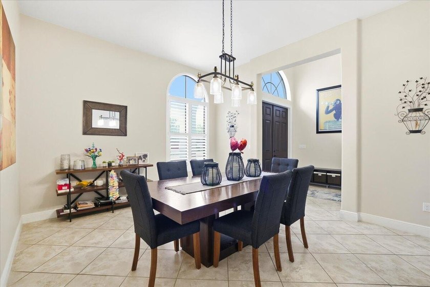 Seller preferred lender Credit up to $5,000 available** Rare - photo 7