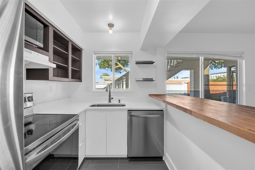 PRICE IMPROVEMENT! Live the lake lifestyle in this beautifully - photo 12