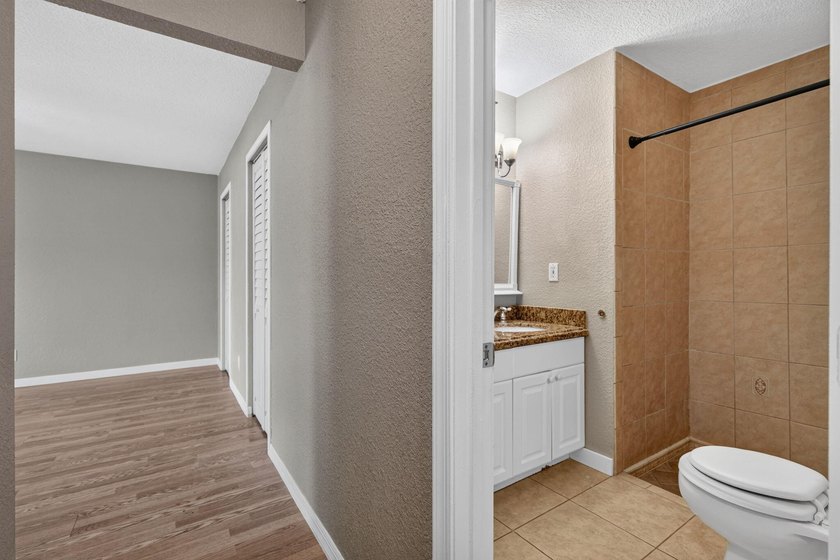 Welcome to this charming 3-bedroom, 2-bathroom CBS home situated - photo 26