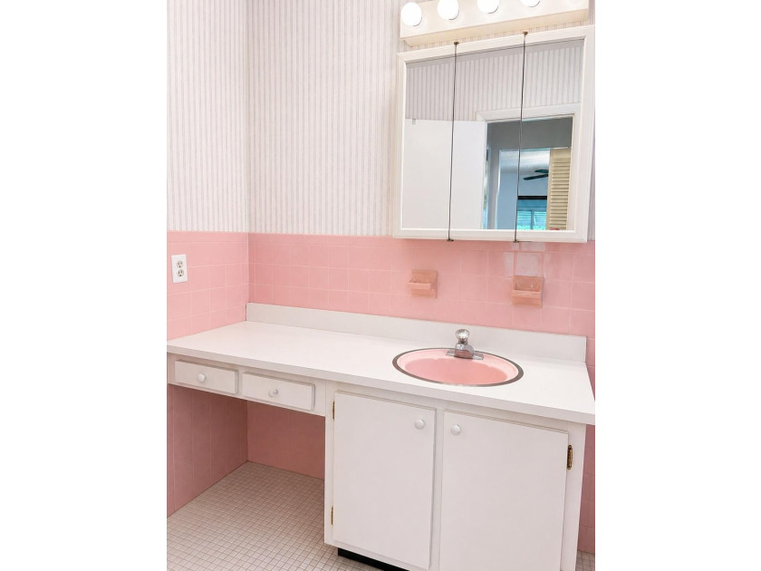 Opportunity knocks! Spacious 2-BEDROOM, 2-BATH ALL-AGES - photo 9