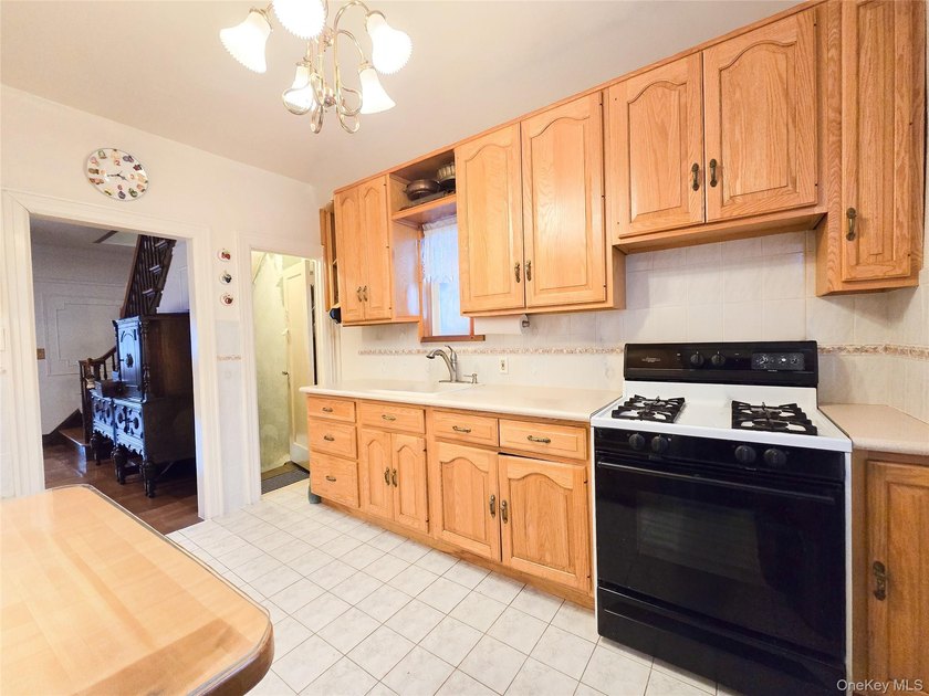 Prime Whitestone opportunity in R3A zoning! Detached Brick - photo 12
