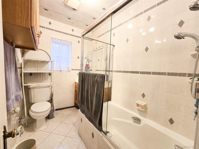 Prime Whitestone opportunity in R3A zoning! Detached Brick - photo 17