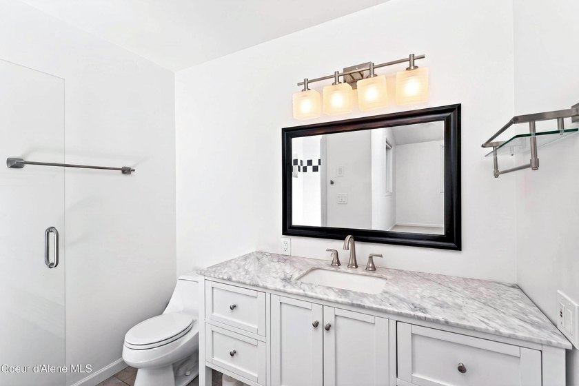 Beautifully crafted 3 bedroom, 2.5 bath home offering quality - photo 20