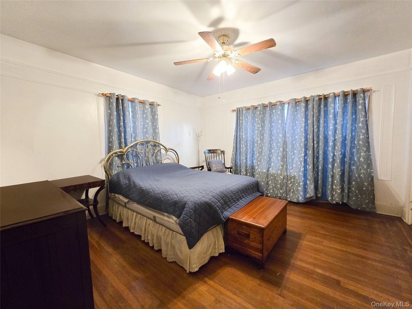 Prime Whitestone opportunity in R3A zoning! Detached Brick - photo 20