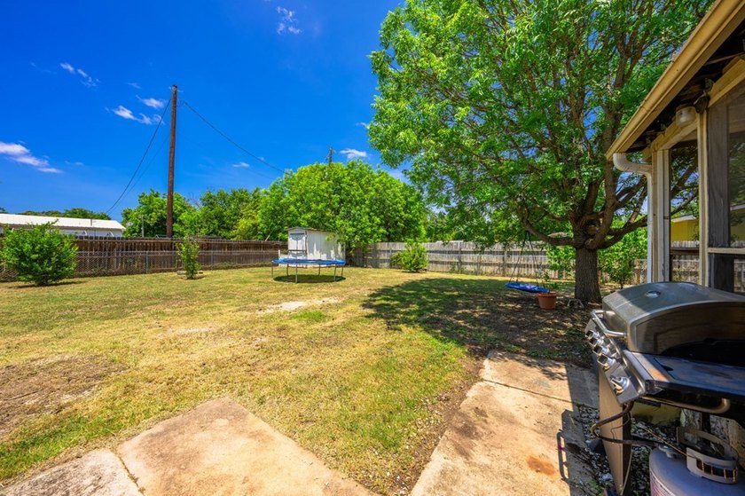 Enjoy peaceful Hill Country living in Cypress Falls w/this - photo 21