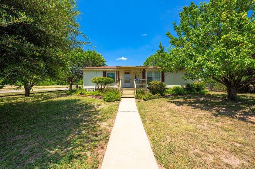 Enjoy peaceful Hill Country living in Cypress Falls w/this - photo 23