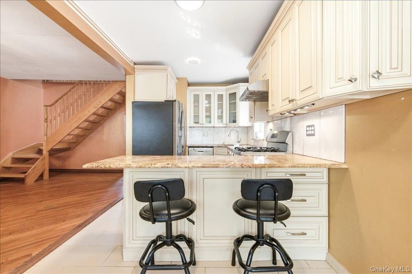 Brick Semi-Detached Legal 2-Family in Prime Forest Hills - photo 23