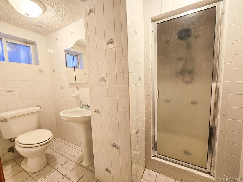 Prime Whitestone opportunity in R3A zoning! Detached Brick - photo 34