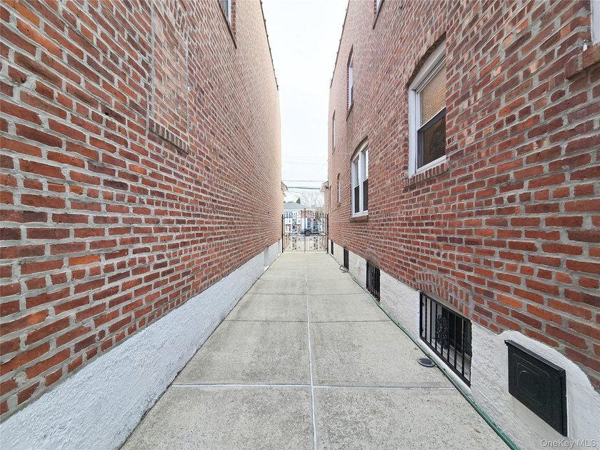 Prime Whitestone opportunity in R3A zoning! Detached Brick - photo 36