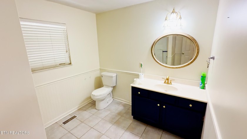 Welcome to easy living in the desirable lakefront community of - photo 7