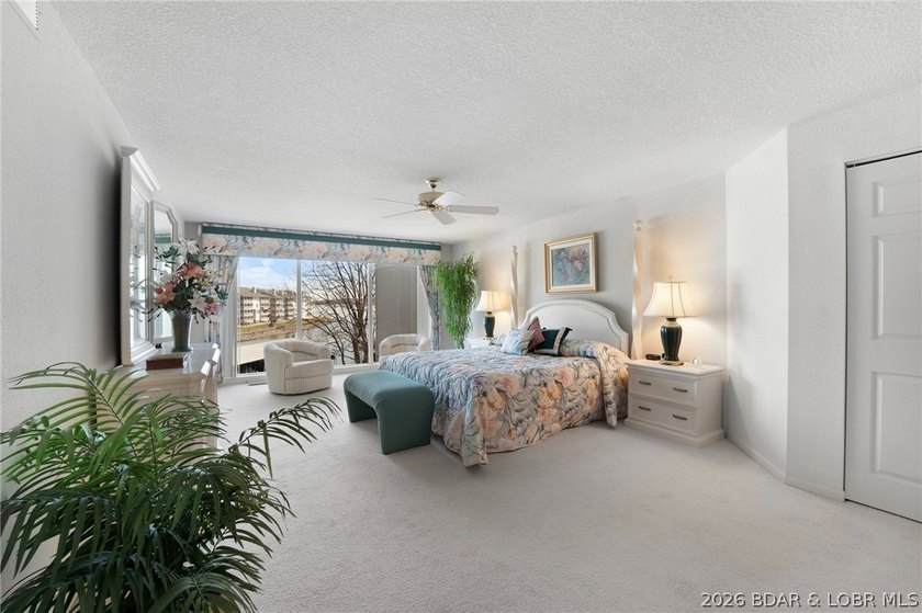 This stunning custom designed 2700+ sf condo was created in - photo 14