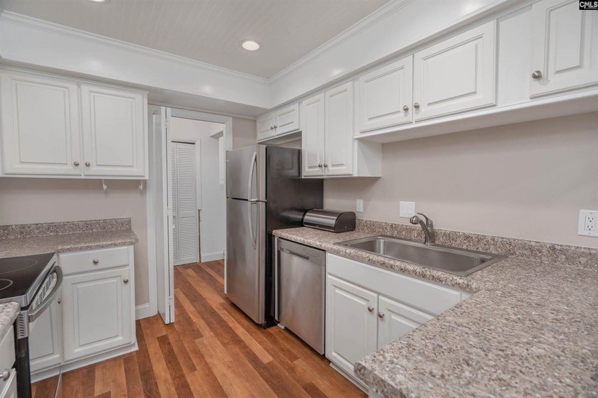 Stylish... updated... and completely move-in ready. This - photo 16