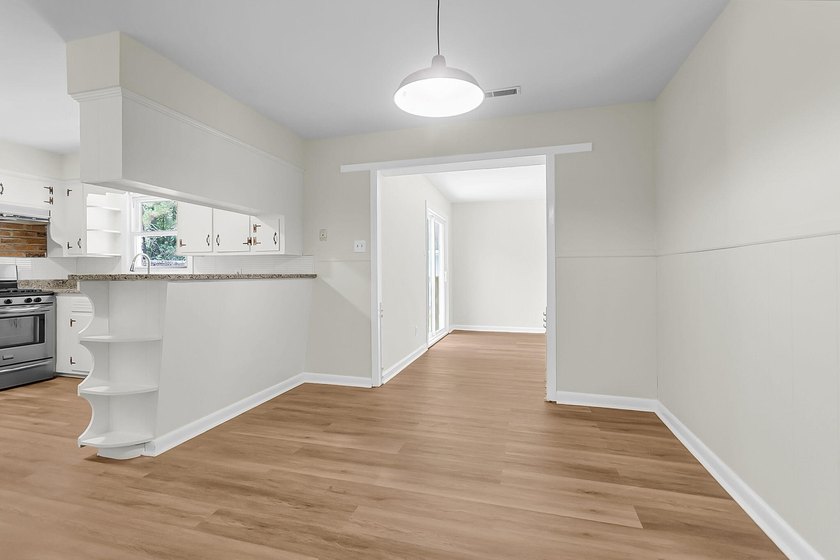 Situated on a spacious lot at 5433 Pennsylvania Avenue, this - photo 17
