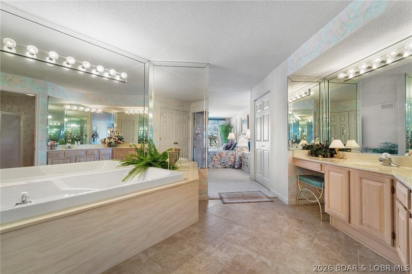 This stunning custom designed 2700+ sf condo was created in - photo 18