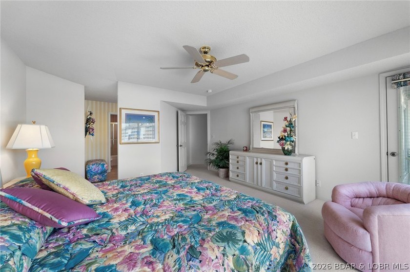 This stunning custom designed 2700+ sf condo was created in - photo 33