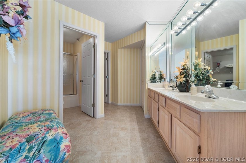 This stunning custom designed 2700+ sf condo was created in - photo 34