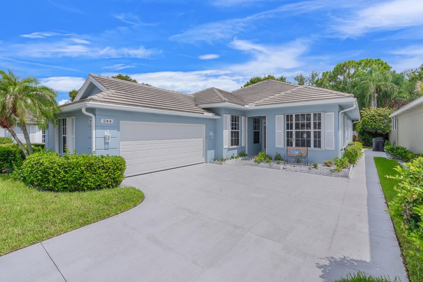 Welcome home to this meticulously maintained, newly painted - photo 2