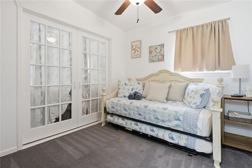 Charming 3-bedroom, 1.5-bath home currently operating as a - photo 12