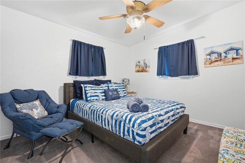 Charming 3-bedroom, 1.5-bath home currently operating as a - photo 13