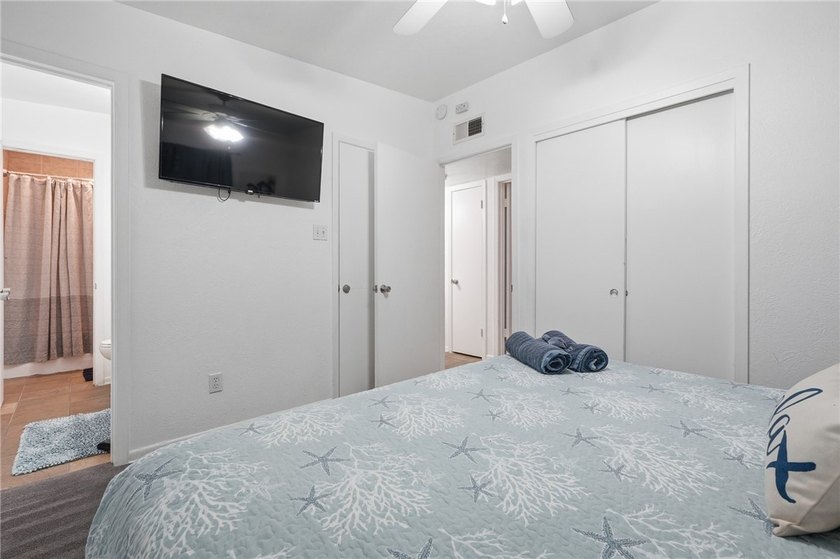 Charming 3-bedroom, 1.5-bath home currently operating as a - photo 15