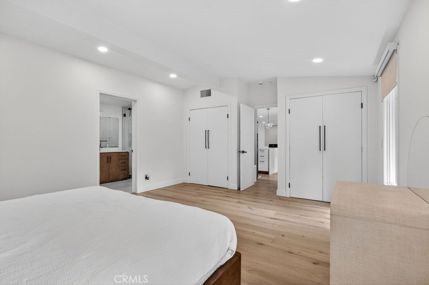 Beautifully updated single-level home on a private corner lot in - photo 18