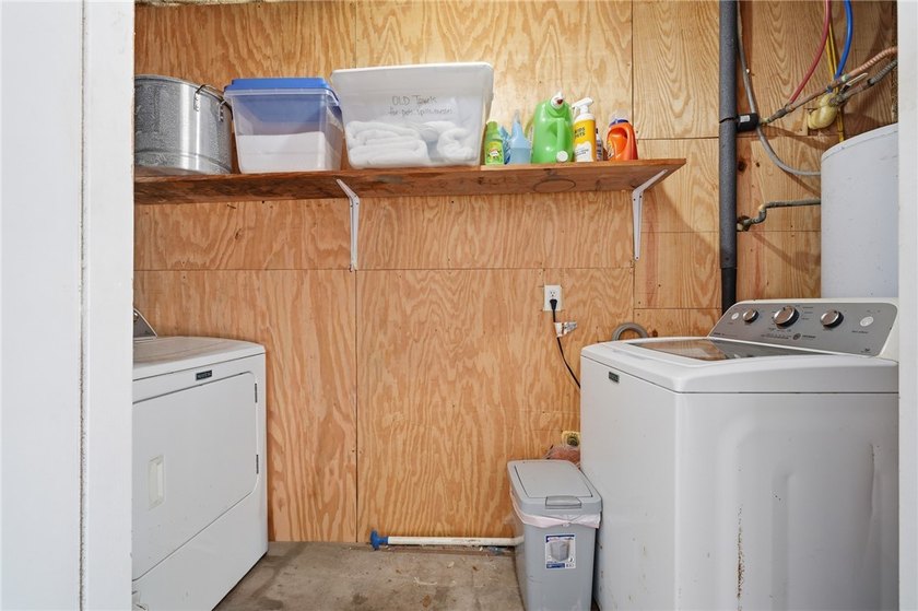 Charming 3-bedroom, 1.5-bath home currently operating as a - photo 21