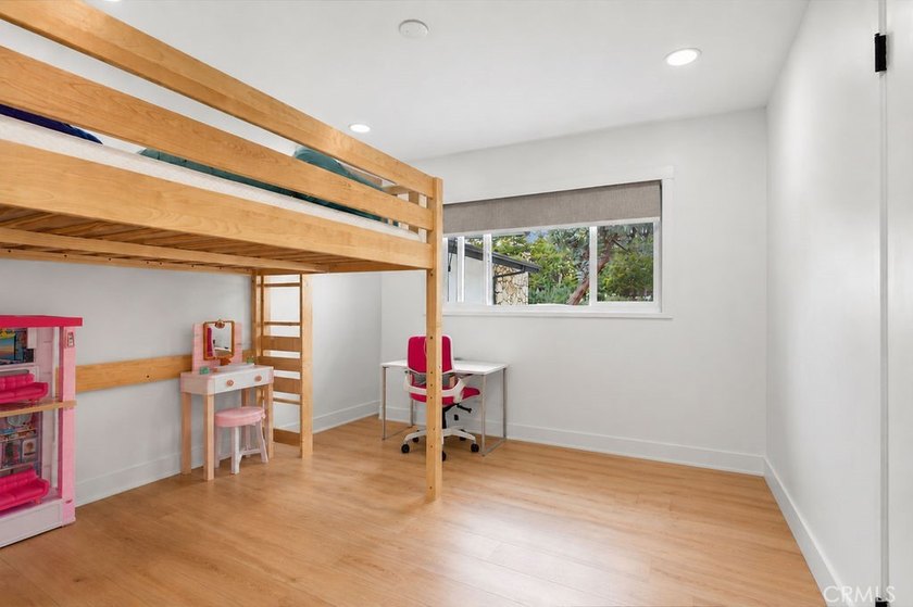 Beautifully updated single-level home on a private corner lot in - photo 24