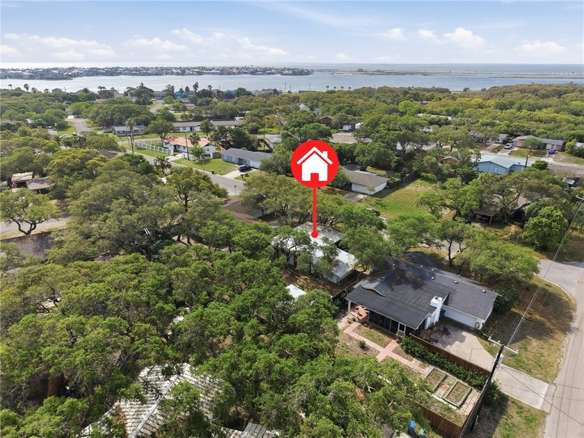 Charming 3-bedroom, 1.5-bath home currently operating as a - photo 30