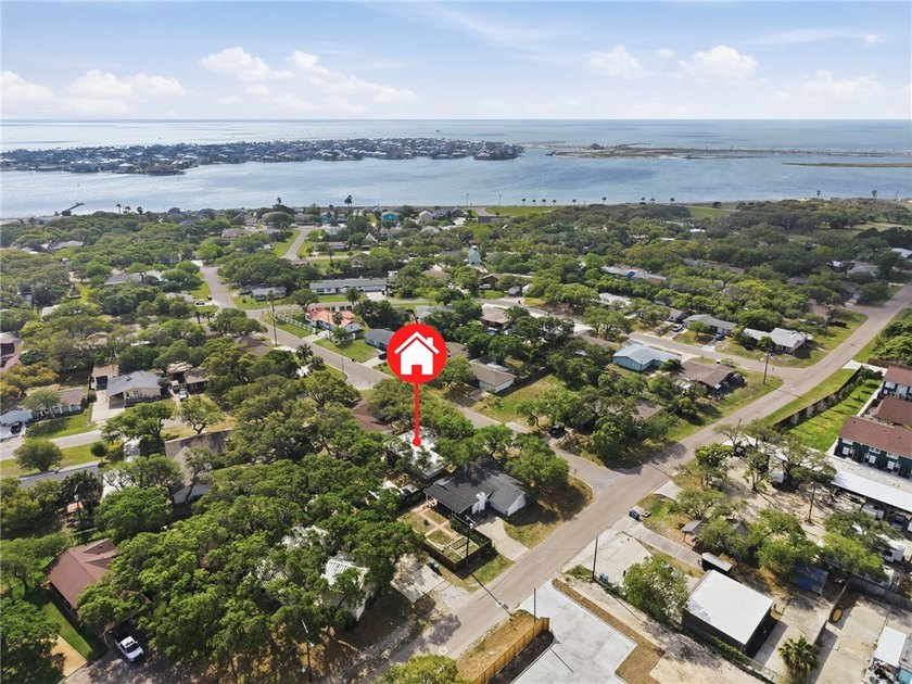 Charming 3-bedroom, 1.5-bath home currently operating as a - photo 32