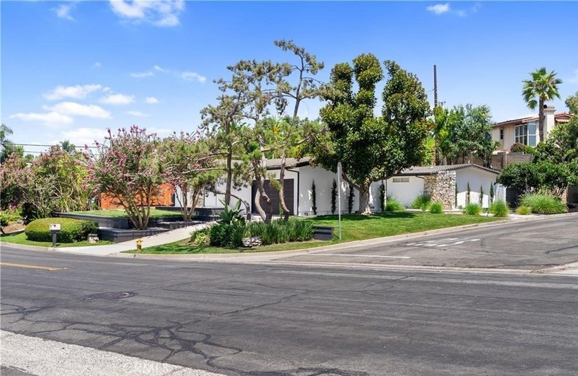 Beautifully updated single-level home on a private corner lot in - photo 42