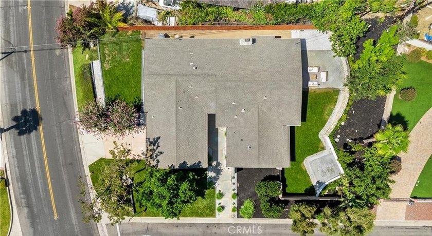 Beautifully updated single-level home on a private corner lot in - photo 46