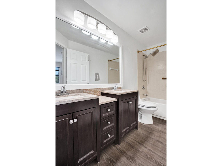 Amazing Townhome in Royal Palm Beach. Great Location! All Ages! - photo 6