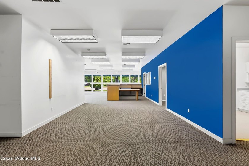 Location, Location Location! This is a great opportunity to own - photo 13