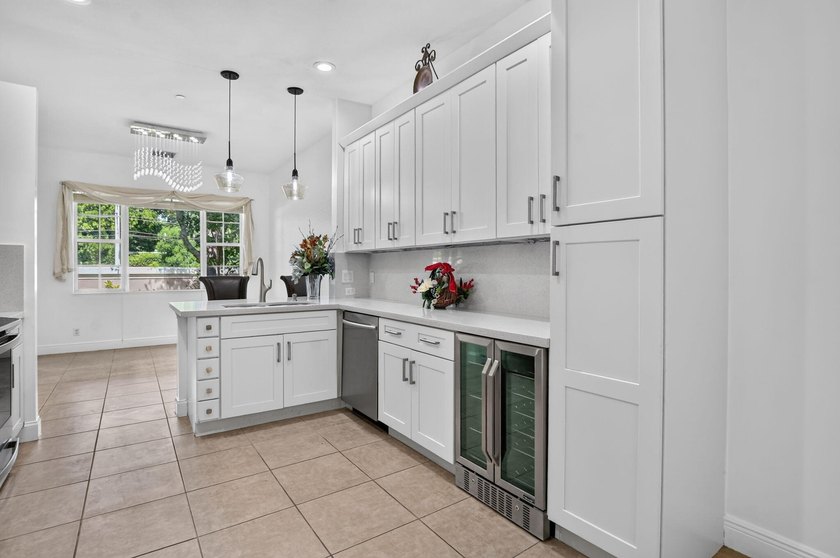 Welcome to this beautifully maintained 3-bedroom, 2.5-bath - photo 15