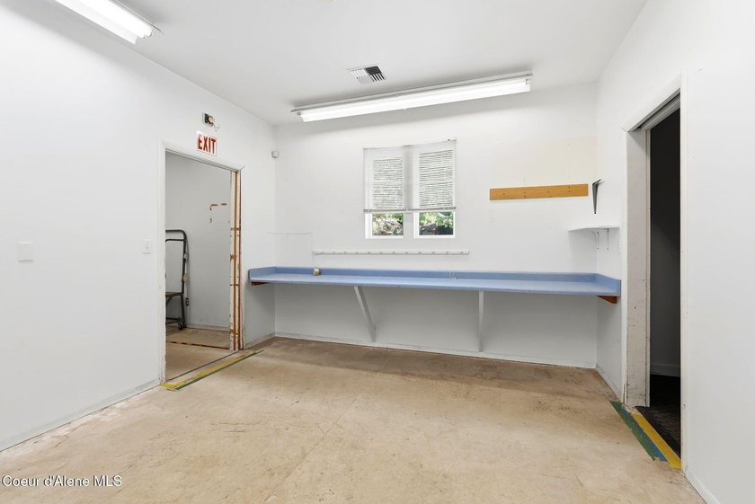 Location, Location Location! This is a great opportunity to own - photo 20