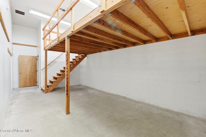 Location, Location Location! This is a great opportunity to own - photo 26