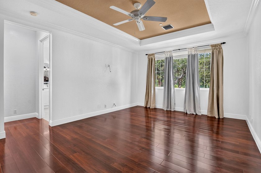 Welcome to this beautifully maintained 3-bedroom, 2.5-bath - photo 30