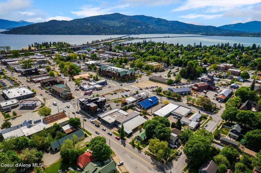 Location, Location Location! This is a great opportunity to own - photo 38