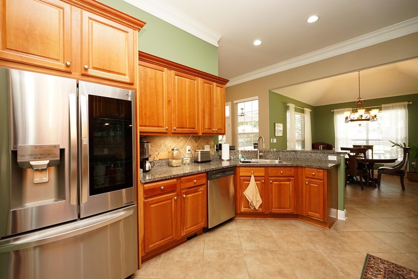 Gorgeous move-in-ready home on an oversized lot! This - photo 21