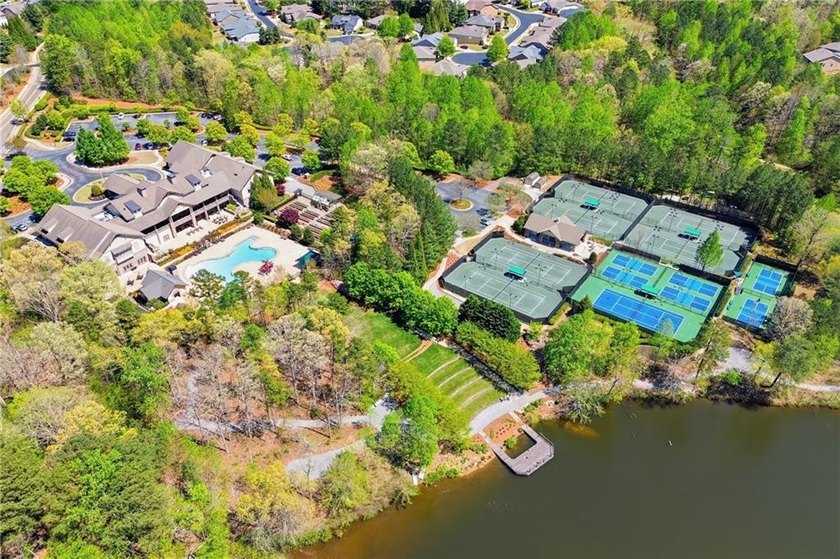 Welcome to a perfect 10 in the highly sought-after Soleil - photo 6