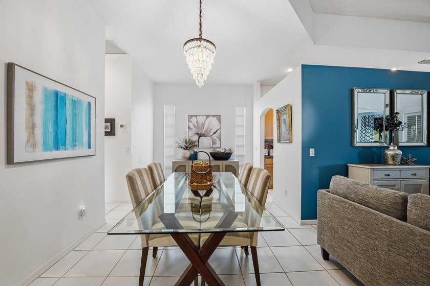 Move right into this beautifully updated 2-bedroom plus den home - photo 4